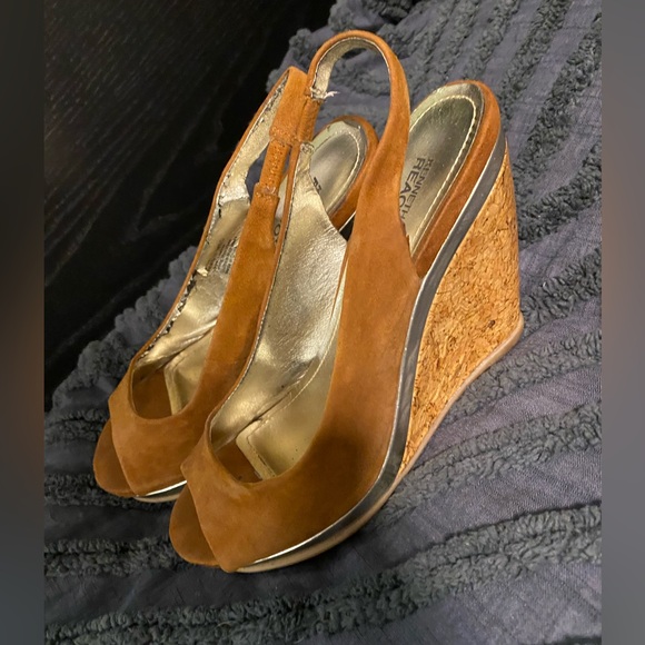 Kenneth Cole reaction Suede wedges Sz 7 - Picture 3 of 5